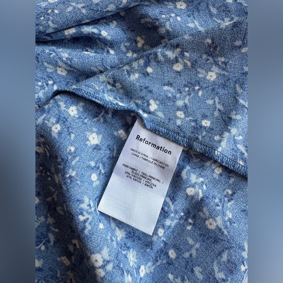 Reformation Baxley Midi Short Sleeve Dress in Eve Blue Floral | US 0 UK 4 - Picture 11 of 11